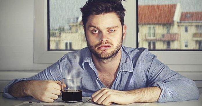 falta-de-sueno-hombre cabreado